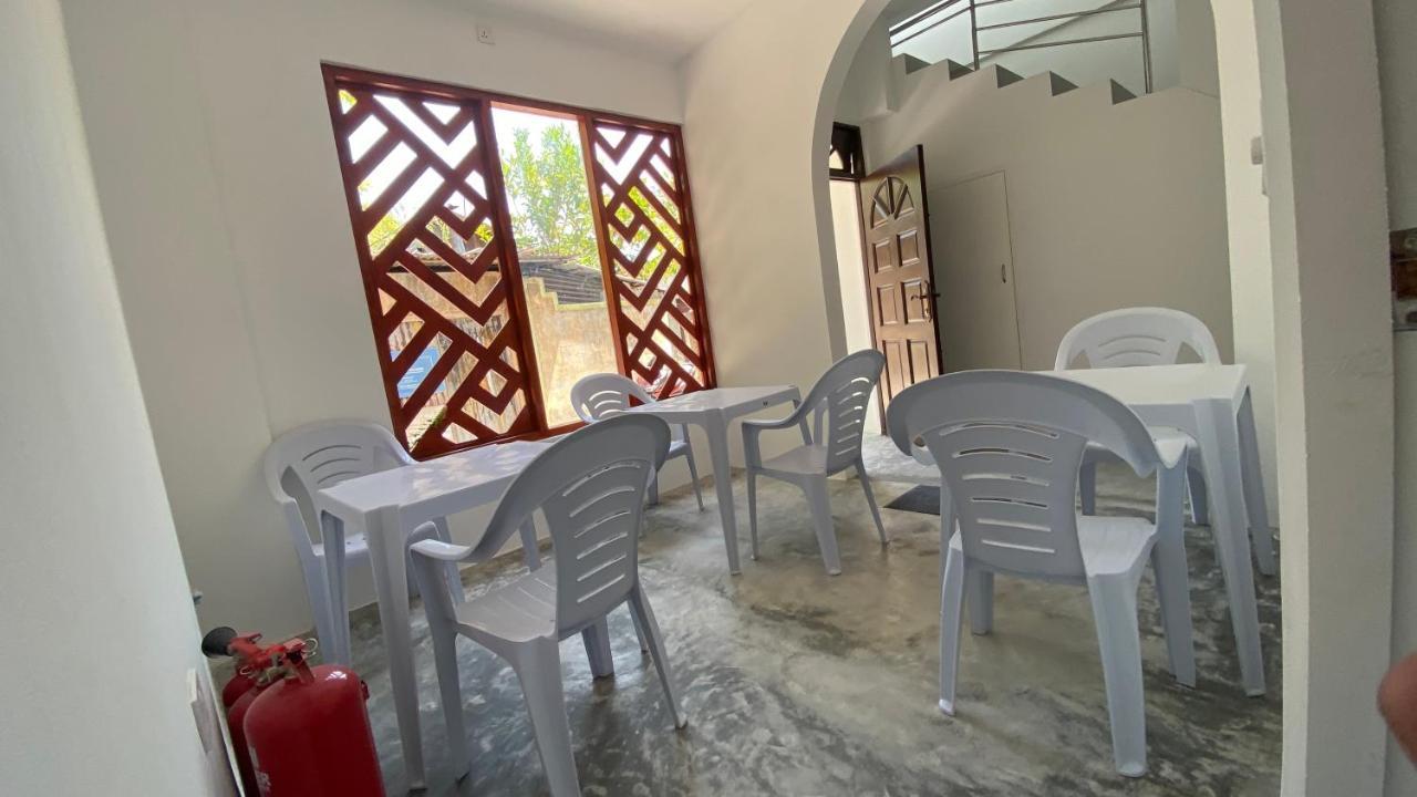 Raalhu Dhangethi Bed & Breakfast エクステリア 写真